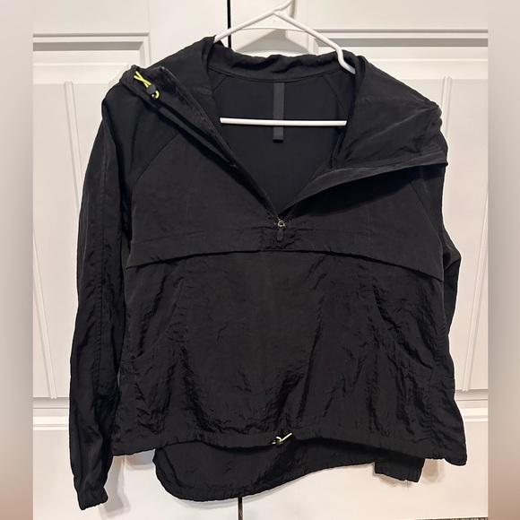 lululemon athletica Tops - Packable lululemon black pullover windbreaker XS/S excellent condition